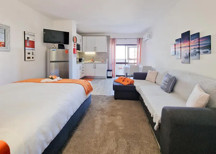 Estudio Da Rocha Peachy Appartement *