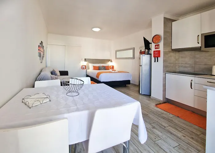 Estúdio Da Rocha Peachy