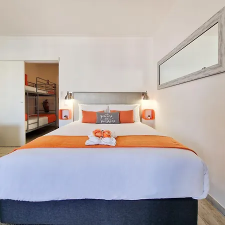 Estudio Da Rocha Peachy Apartment *